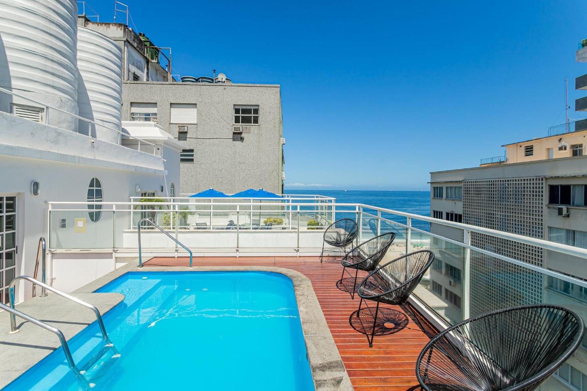 Predio Com Servicos Ao Lado Da De Copacabana Apartamento