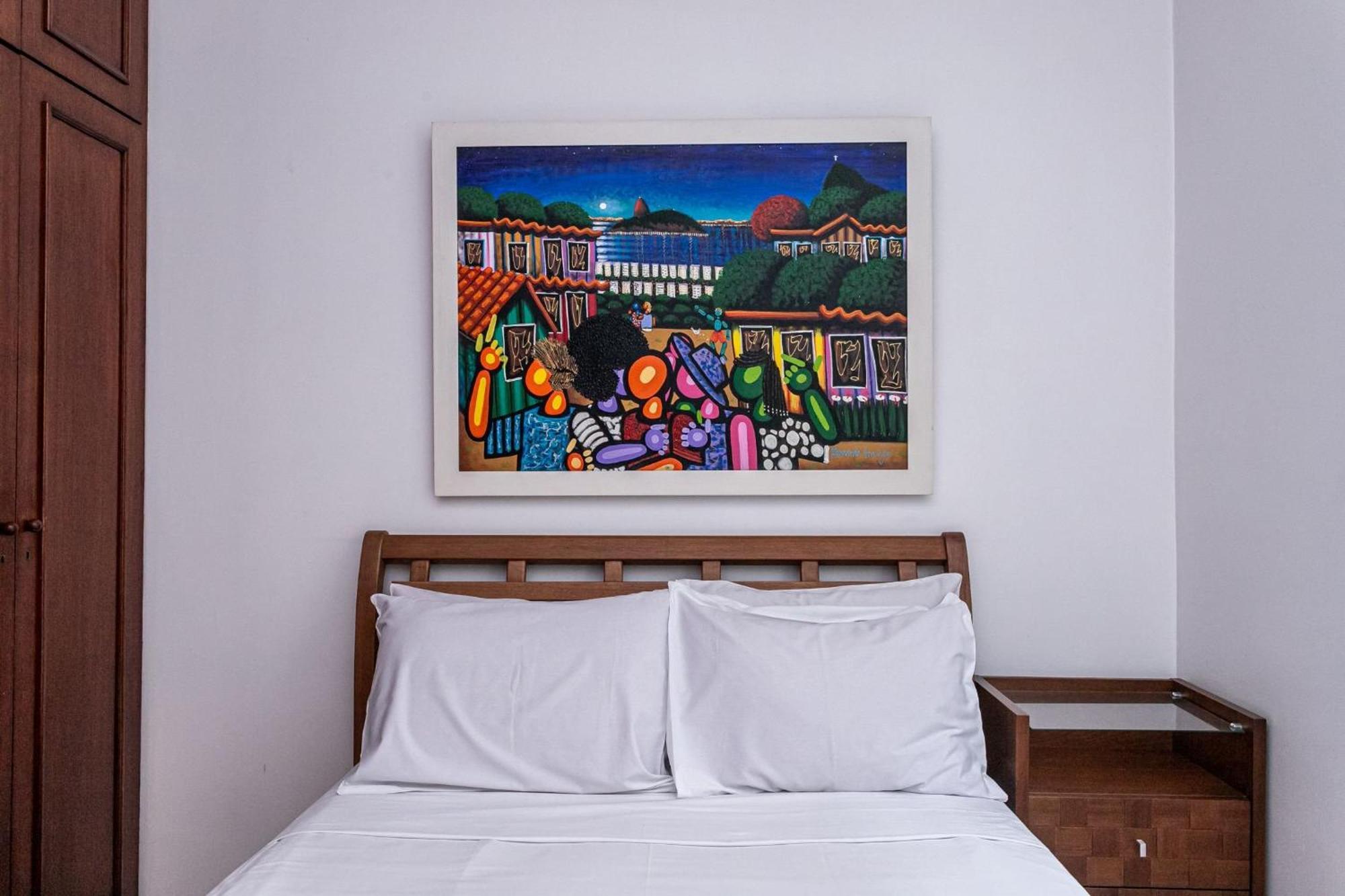 Predio Com Servicos Ao Lado Da De Copacabana Apartamento