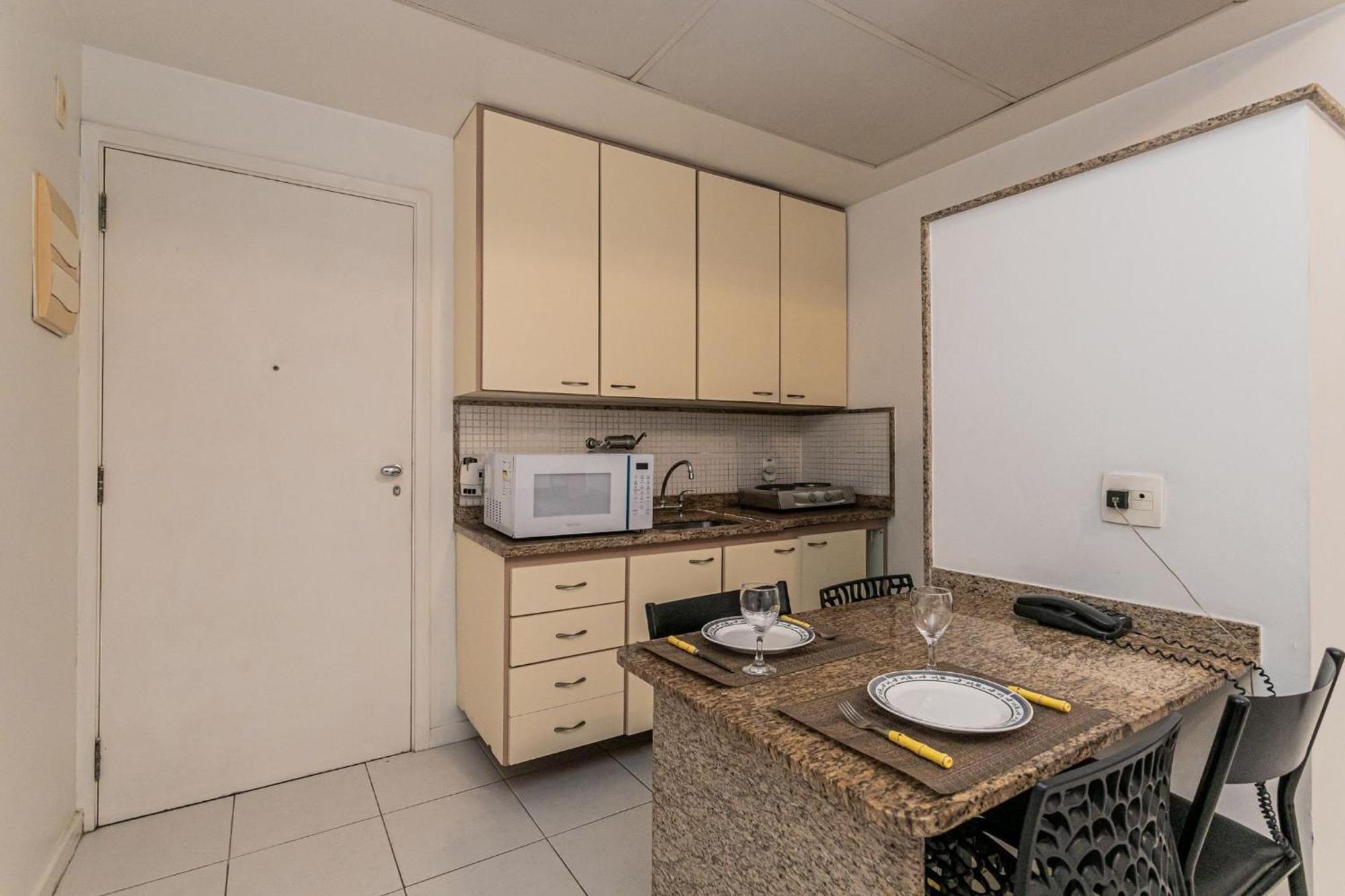 Apartamento Predio Com Servicos Ao Lado Da De Copacabana *