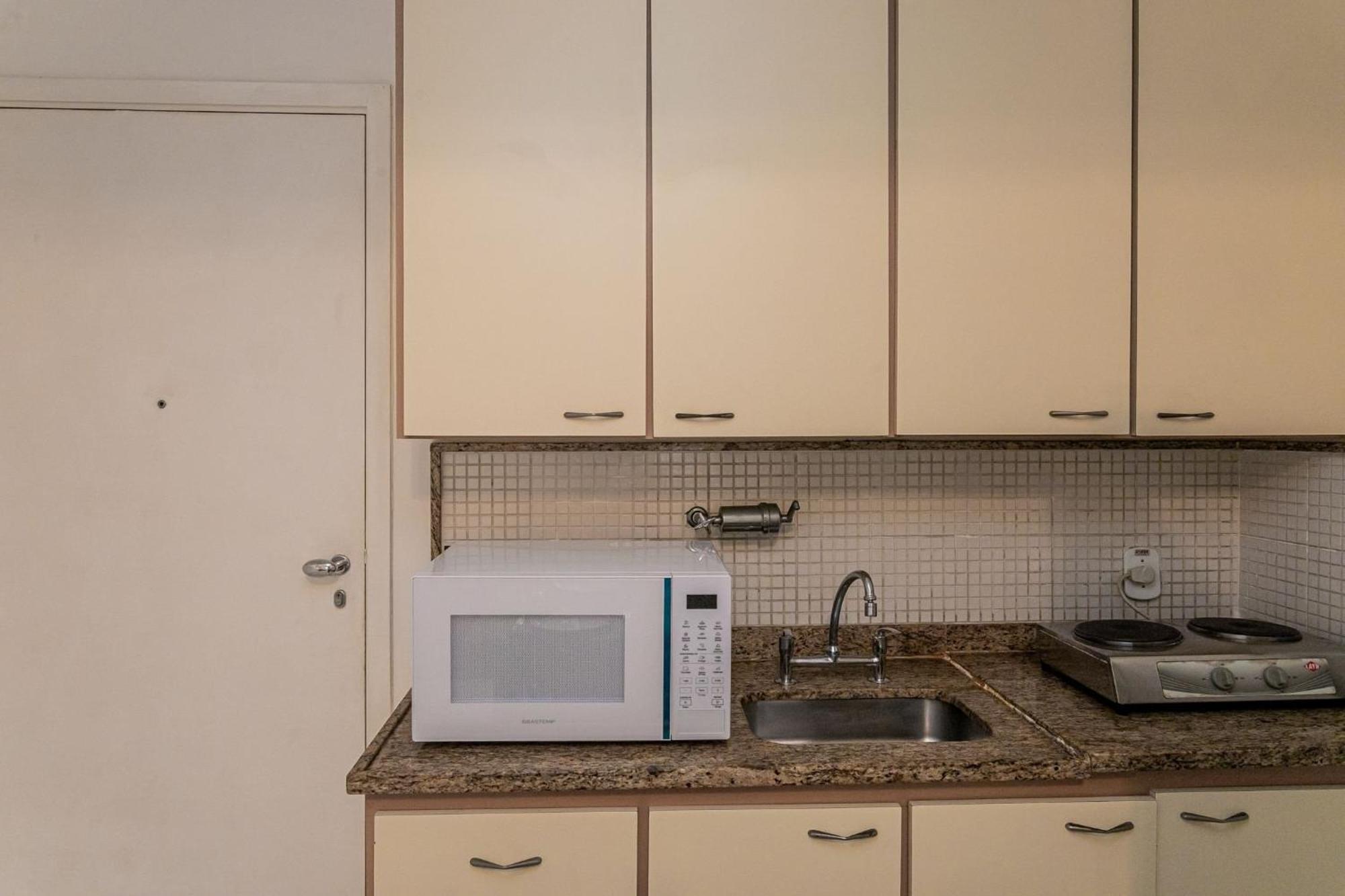 Apartamento Predio Com Servicos Ao Lado Da De Copacabana