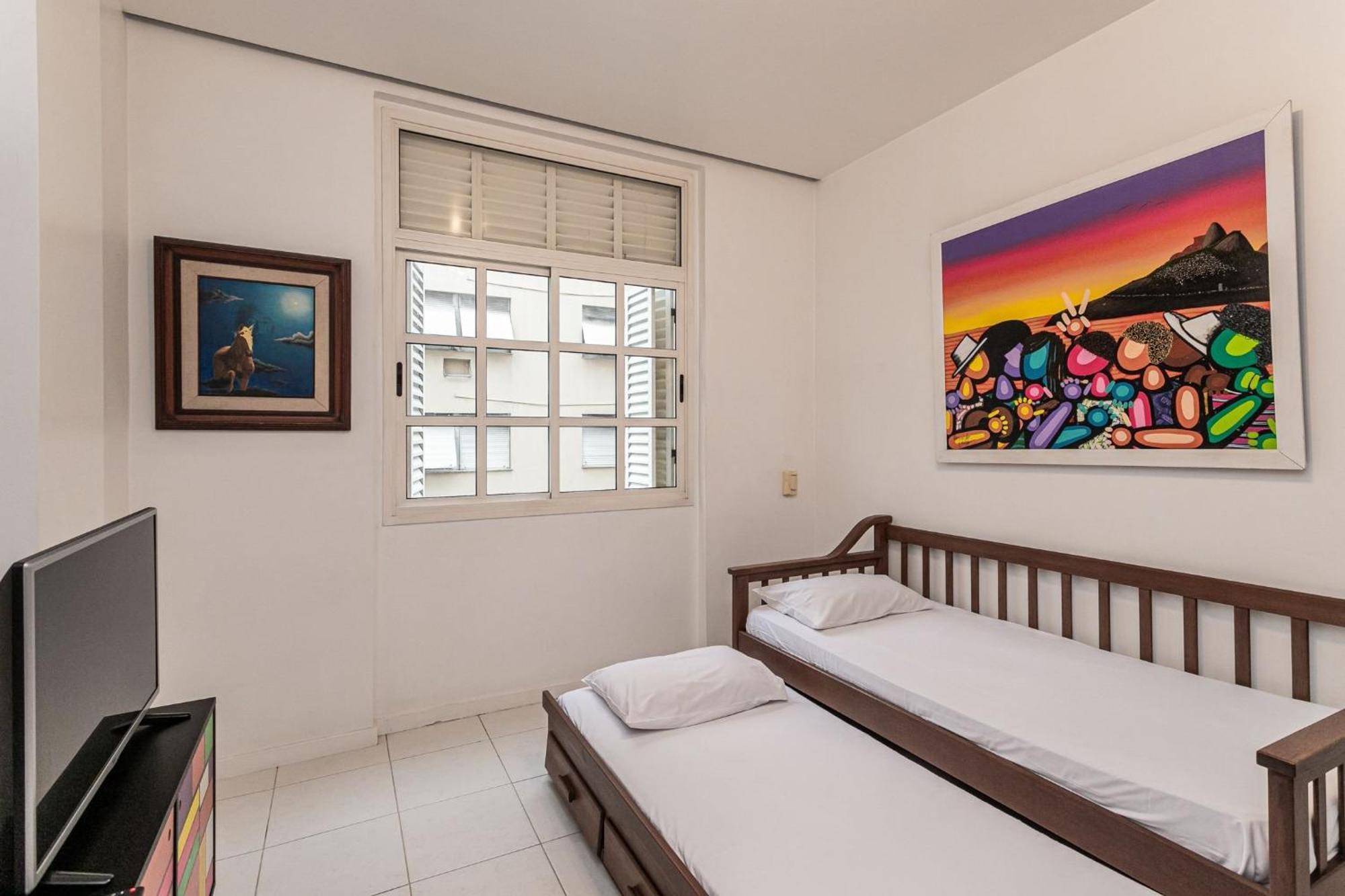 Predio Com Servicos Ao Lado Da De Copacabana Río de Janeiro