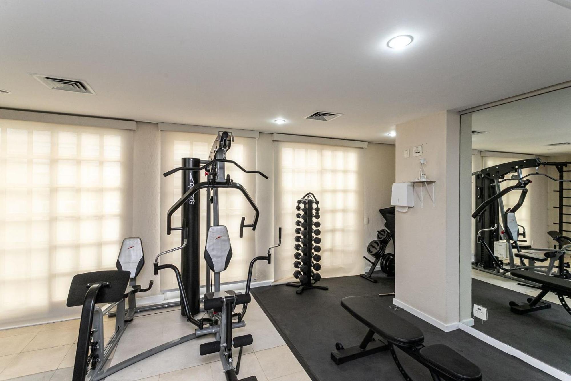 Predio Com Servicos Ao Lado Da De Copacabana Apartamento